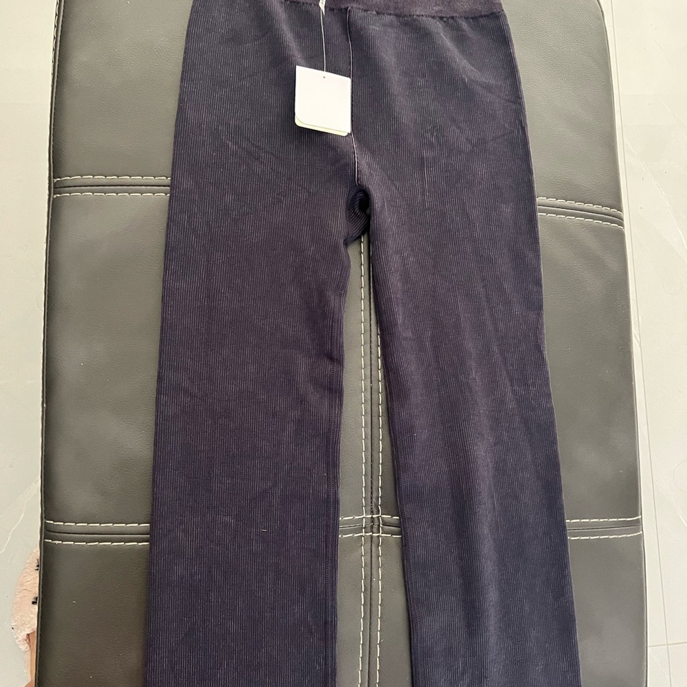 Fabletics Flare Rigged Navy pants. Size M. Never worn